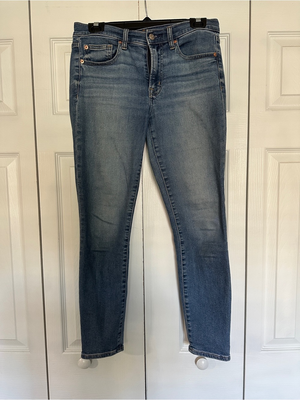 GAP Women's medium Blue Mid-rise True Skinny Jeans